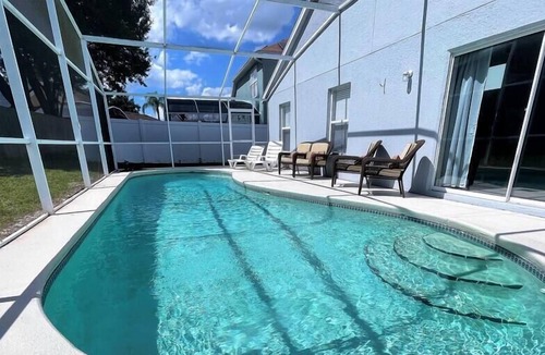 Lake Davenport Estates Villa | Cheerful Villa with Pool
