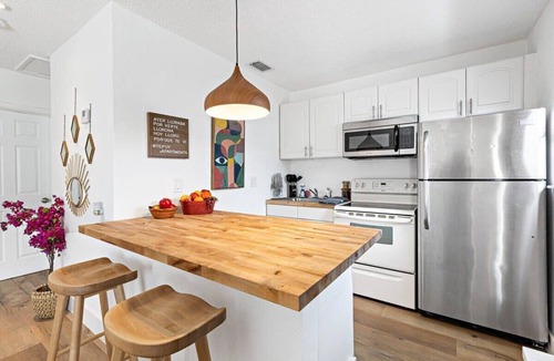Sailboat Bend Condo | Chic Condo w/Patio, Near Fort Lauderdale Hotspots
