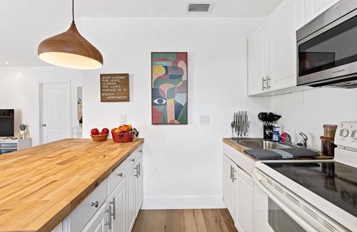 Sailboat Bend Condo | Chic Condo w/Patio, Near Fort Lauderdale Hotspots