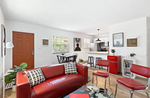 Sailboat Bend Condo | Chic Sailboat Bend Condo w/Parking, Near Riverwalk