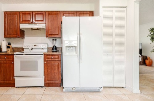 Royal Palm Beach House | ChristianBNB For Teams Groups & Leaders Sleeps 8+