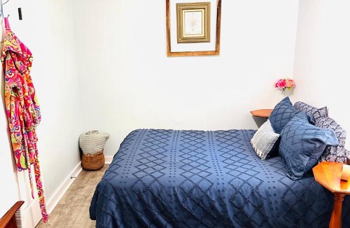 Laurel House | Cici's Guest House