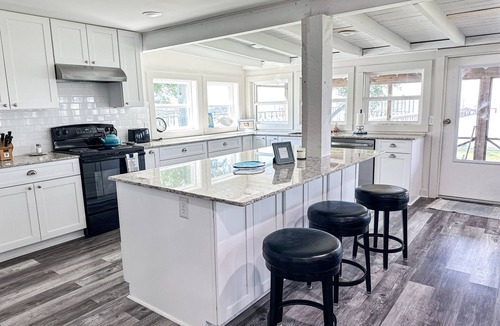 Creole Cabin | Cissie by the Sea 2.0-Fishing,Boat Stall,Sunsets,Best Wharf at Hebert's Landing!
