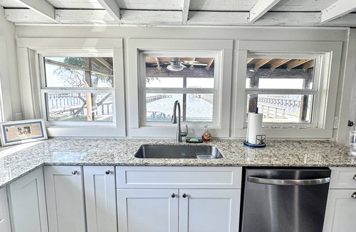 Creole Cabin | Cissie by the Sea 2.0-Fishing,Boat Stall,Sunsets,Best Wharf at Hebert's Landing!