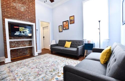 Seventh Ward House | Claiborne Historic Getaways Guest House-economy rear unit With Pool
