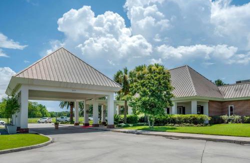 Gonzales Hotel | Clarion Inn Conference Center