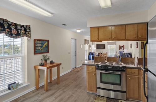 Seacrest House | Classic Beach Retreat, Steps to Beach + Free Attraction Tickets!