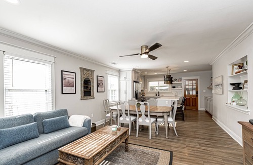 Mid City South House | Classic-contemporary Bungaleaux in a prime location, your home away from home.
