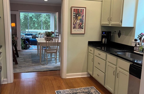 Fairhope Cottage | Classic Cottage in walking distance to historic Fairhope