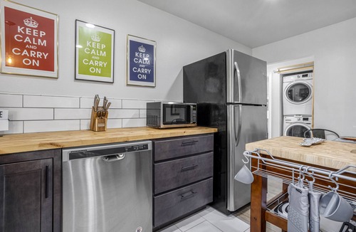 Gulfport Cottage | Classic Cottage just mins to the Beach and Downtown!