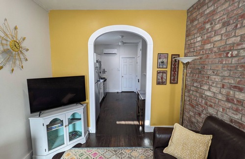 Irish Channel Apartment | Classic Cozy 1-bedroom Uptown Shotgun w/Patio in New Orleans