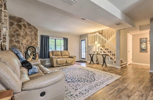 East Pensacola Heights House | Classic Townhome Less Than 9 Mi to Pensacola Beach!