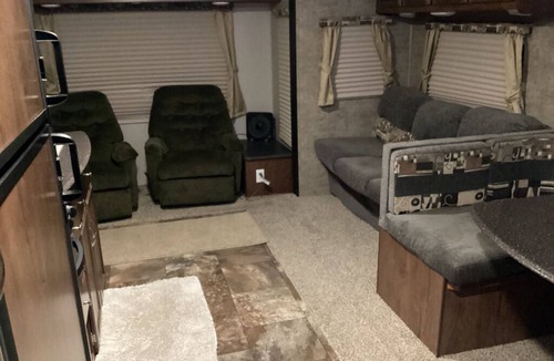 Acadia Parish House | Clean, safe, and cozy RV located between Lafayette and Lake Charles.