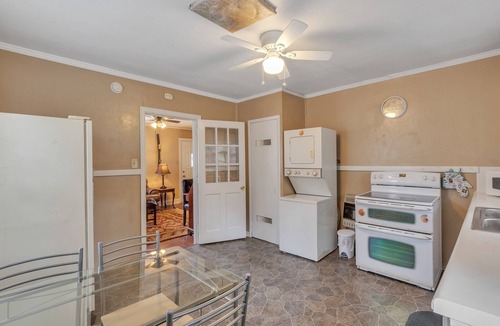 Capital View House | Clean Safe Comfortable Housing - Cozy Cottage