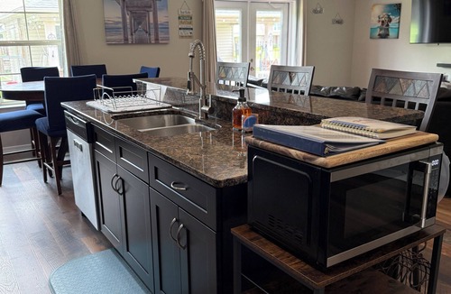 Lillian House | Clever's Corner 4-bedroom house in Lillian close to beaches and attractions