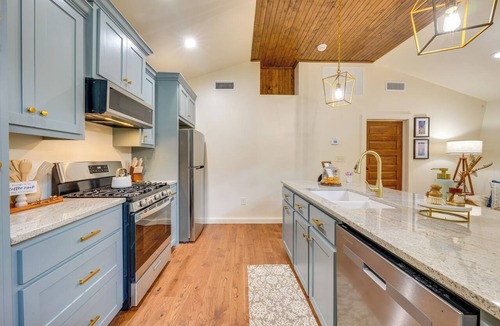 Lafayette Cabin | Close to Lake Martin! Secluded Couple’s Yurt