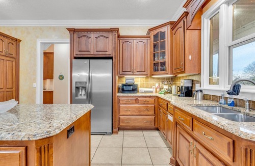 Mayhew House | Close to MSU | Spacious | Grill Deck