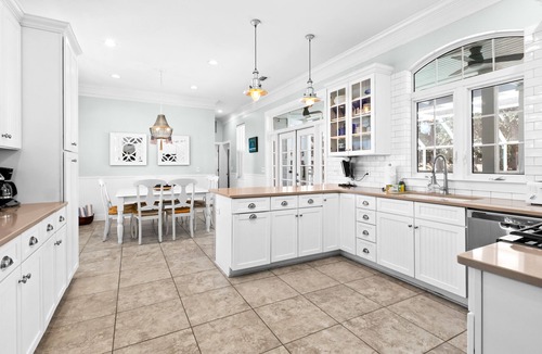 Sugarwood Beach House | Close to Seaside and Beach, Heated pool, 6 seater Gem Cart, pet friendly