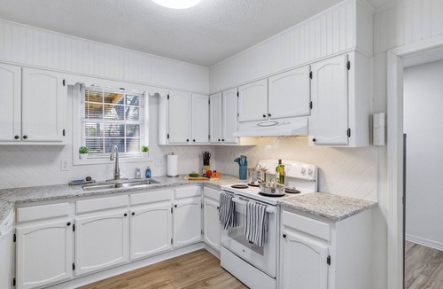 Fairbanks House | Close to St. Francis, ULM, META-pet friendly King Bed, plenty of parking space.