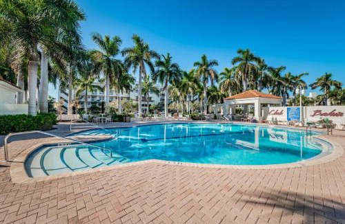 St. Petersburg House | Club Bahia Splendid Views of Boca Ciega Bay
