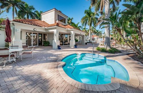 St. Petersburg House | Club Bahia Splendid Views of Boca Ciega Bay