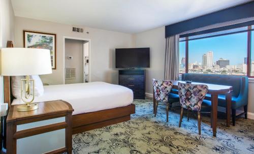 Faubourg Lafayette Resort | Club Wyndham Avenue Plaza