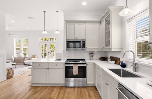San Juan House | Coastal 30A Retreat - 4BR - Sleeps 8 - Walk to Beach