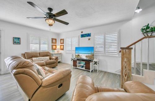 Holiday Beach House | Coastal Bliss