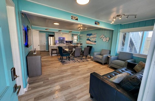 Acapulco Village Apartment | Coastal Comfort—Walk to Waves