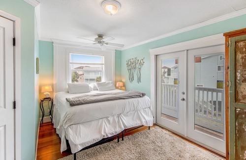 Santa Rosa Beach House | Coastal condo with pool, near deck and dining, close to beach
