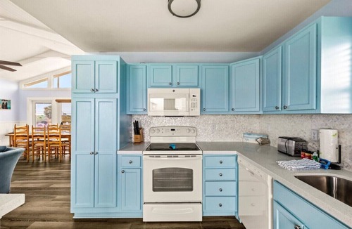 Jamaica Beach House | Coastal/Cozy- Steps to the sand and sea