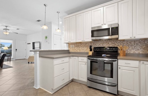 Long Beach Condo | Coastal Escape - 2BR First-Floor Condo Steps from the Beach and Events
