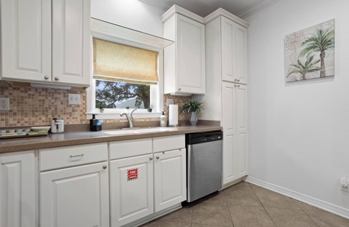 Long Beach Condo | Coastal Escape - 2BR First-Floor Condo Steps from the Beach and Events