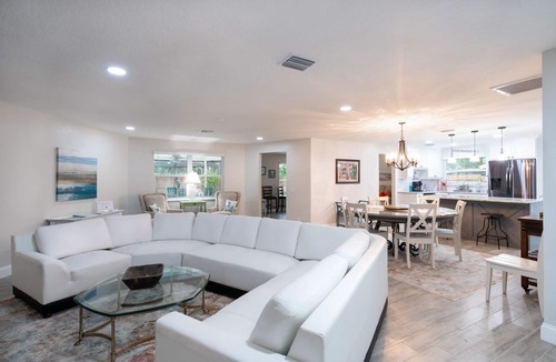 Tarpon Springs House | Coastal Luxury - Walk to Beach - Heated Pool