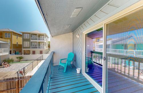 Holiday Beach House | Coastal Oasis Retreat