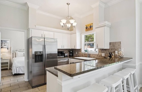 White's Gulfview House | Coastal Retreat w/Private Pool + Firepit | 3-Min Walk to Beach Access | 4 Bikes