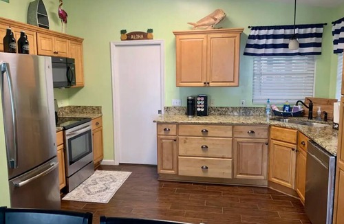 Eastpoint House | Coastal Simplicity- Located in Eastpoint just minutes to SGI & Apalachicola