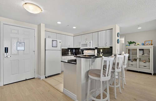 Daytona Beach Condo | Coastal Vibes - Ocean Walk