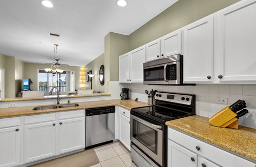 Tropical Cove Condo | Coastal Vista at Lexington CC Lake Village