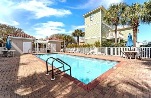 Emerald Waters Village House | Coastal91 Free Golf Cart Gated Beach Access