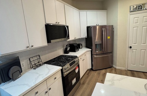 College Park House | Come enjoy what The Woodlands has to offer in our updated 3 bedroom home.