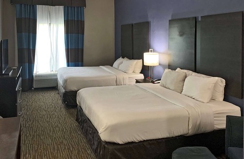 Columbus Hotel | Comfort Inn & Suites Columbus North