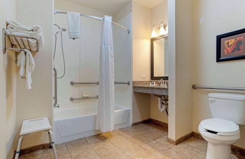 Alexandria Hotel | Comfort Suites Alexandria North