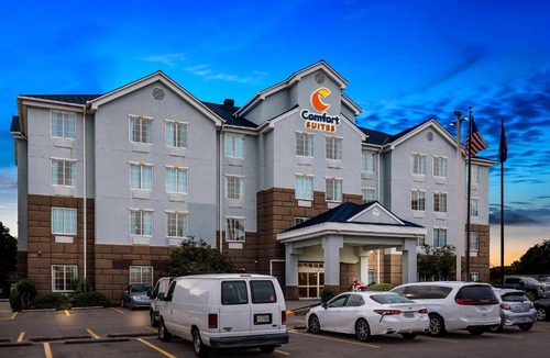 Little Woods Hotel | Comfort Suites New Orleans East