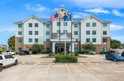Little Woods Hotel | Comfort Suites New Orleans East