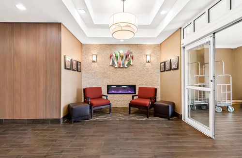 Little Woods Hotel | Comfort Suites New Orleans East