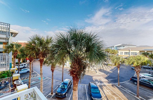 Gulf Place Apartment | Comfortable condo with kitchenette, community pools & hot tub - walk to the beach