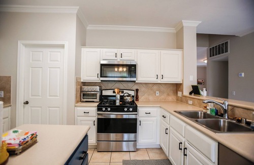 Springbrook House | Comfortable, Convenient and Near the Action!