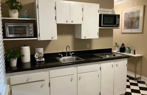 Freetown - Port Rico Apartment | Comfortable Private 1BR Retreat