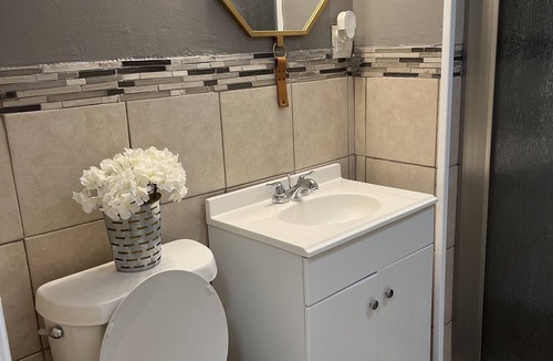 LaPlace Apartment | Comfortable Safe Stay guest house